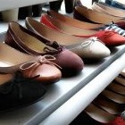 К чему снится много разной обуви во сне для женщины - «Сонник»