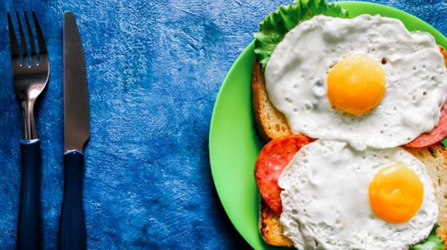 Сколько калорий в яичнице с добавками и без, пищевая ценность, как уменьшить калорийность жареных яиц - «Здоровье»