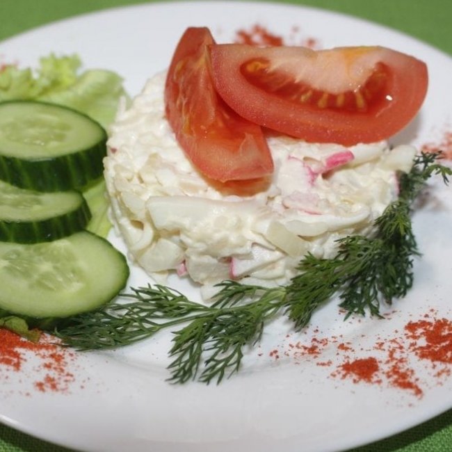 Салат из кальмаров с сыром и яйцом – самый вкусный рецепт - «Рецепты»