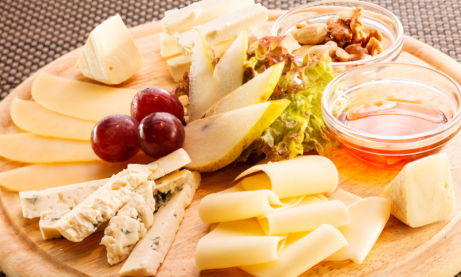 Сырная 🧀 тарелка: состав, оформление к праздничному столу - «Рецепты»