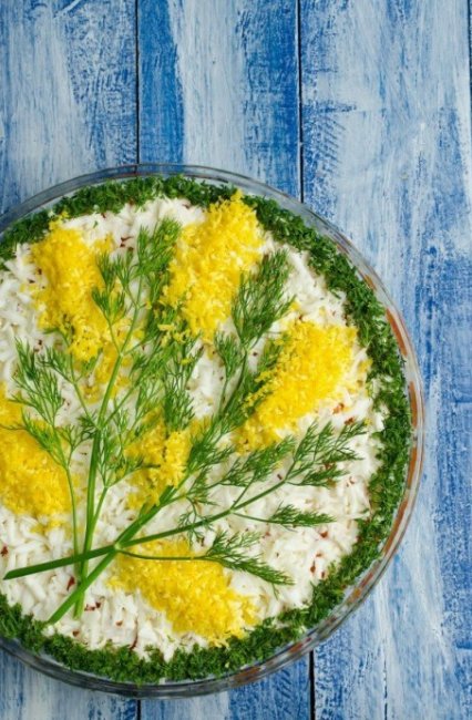 Салат “Мимоза” с копченой скумбрией — простой рецепт рыбного салата - «Рецепты»