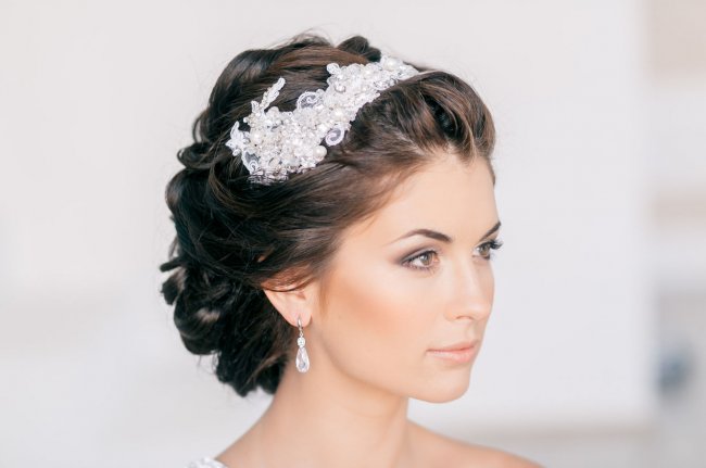 Свадебные прически на короткие волосы – 7 вариантов красивых и простых причесок для невесты, новинки 2018 с фото - «Мода и красота»
