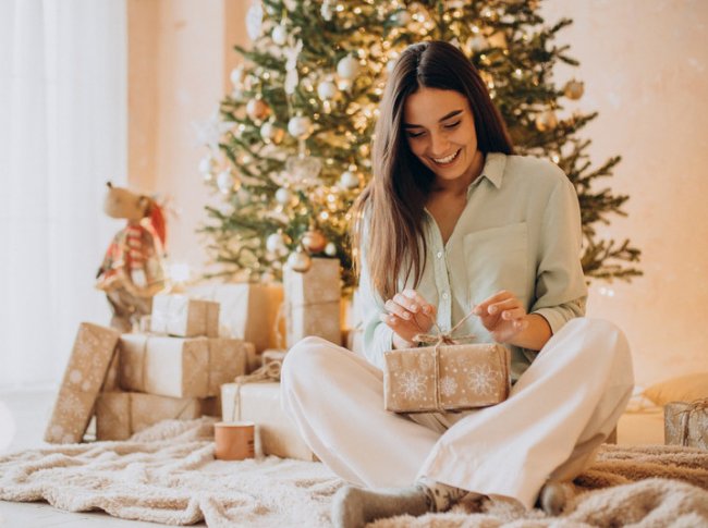 Скрытые намеки: тайный смысл новогодних подарков, которые вы получили от близких — проверьте их сразу - «Стиль жизни»
