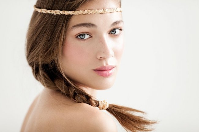 Косы на средние волосы − 7 красивых вариантов женских причесок с фото - «Мода и красота»