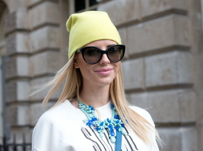 Нелепо и немодно: 7 моделей шапок, которые носят только россиянки - «Мода»