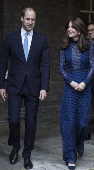 Против протокола: как Меган Маркл и Кейт Миддлтон носят прозрачные платья — Королева была бы в гневе - «Мода»