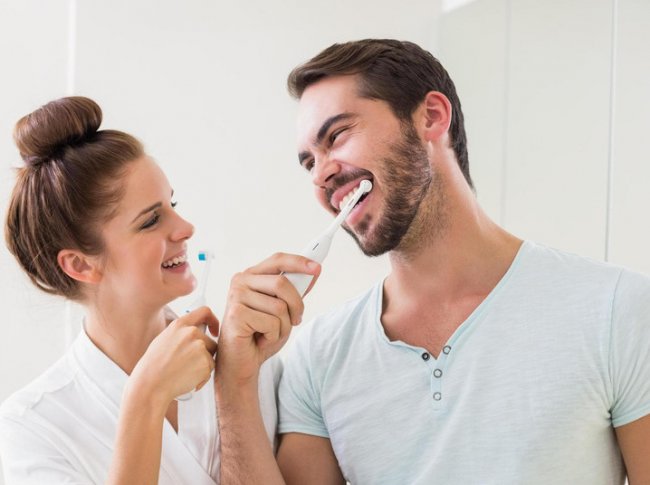 Почему у женщин больше проблем с зубами, чем у мужчин: врач раскрыл секреты - «Красота»