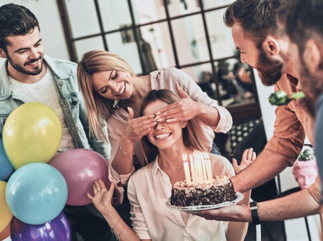 12 правил этикета на дне рождения, о которых вы постоянно забываете - «Стиль жизни»